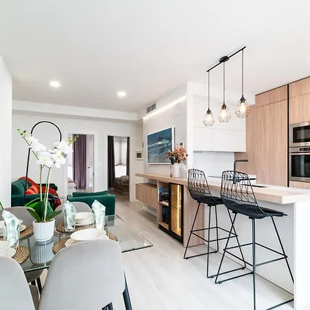 Wekey Homes, Angel Deluxe & Free Parking