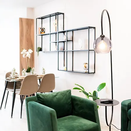 Wekey Homes, Angel Deluxe & Free Parking Apartment